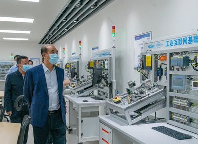 省委教育工委、省教育廳赴神木職業(yè)技術學院調研機電化工職業(yè)教育工作